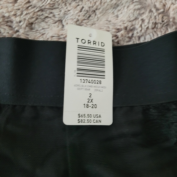 Skirt - Picture 2 of 3